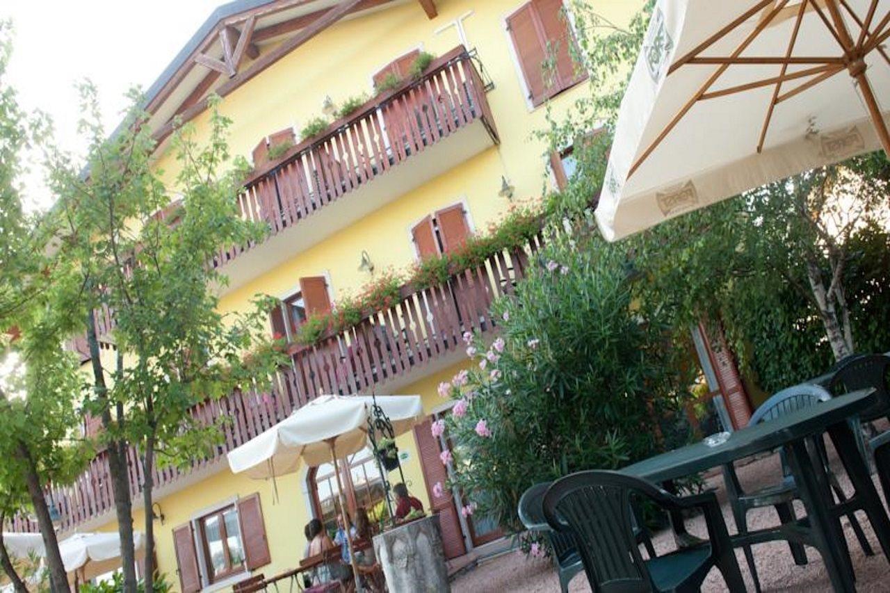 Hotel Romantic Cavaion Veronese Exterior foto